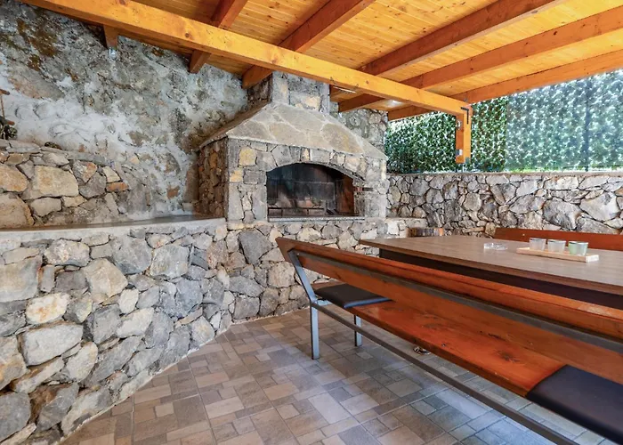 2 Bedroom Cozy In