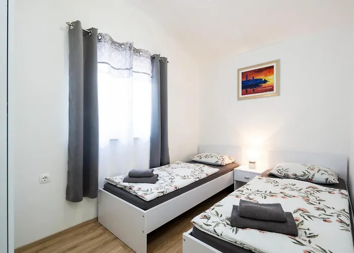 別荘 2 Bedroom Cozy In