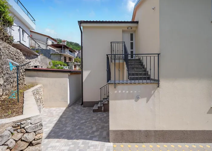 2 Bedroom Cozy In Rukavac