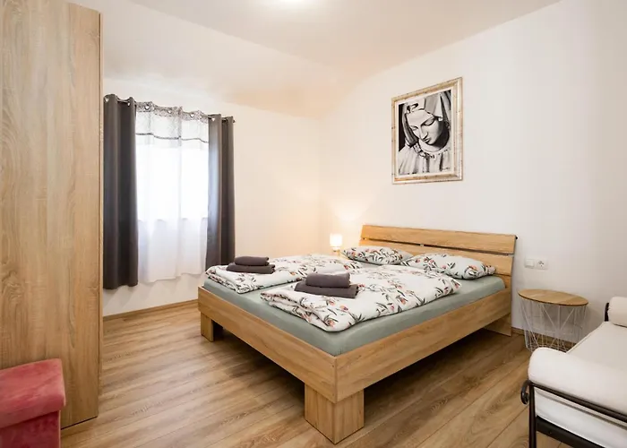 2 Bedroom Cozy In