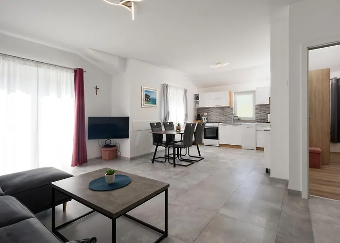 別荘 2 Bedroom Cozy In