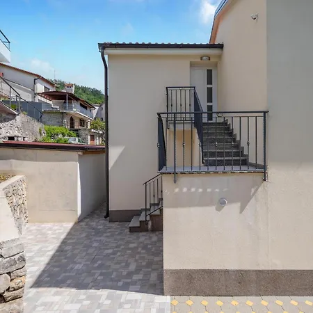 2 Bedroom Cozy In Rukavac (Primorje-Gorski Kotar)